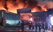 Bình Dương: Cháy lớn trong KCN Sóng Thần 1, cột khói bốc cao hàng chục mét