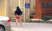 Người phụ nữ tụt quần chửi bới trước cổng bưu điện tỉnh Nghệ An