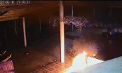 Clip: Ngôi nhà ở Bình Định bị ném “bom xăng” sau khi con rể cũ nhắn tin đe doạ