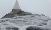 Thời tiết cực đoan ngày giáp Tết: Tuyết phủ kín đỉnh Fansipan, mưa đá ở Lai Châu