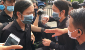 NSƯT Hoài Linh tiều tụy xuất hiện sau nhiều ngày lo liệu cho tang lễ cố nghệ sĩ Chí Tài, bị đám đông “bao vây” không thể di chuyển