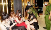 Gần trăm khách quẩy cùng “tay vịn” ăn mặc hở hang trong quán karaoke giữa mùa dịch