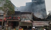 Cháy rụi 7 căn nhà trên phố Nguyễn Hoàng, hàng chục hộ dân bị ảnh hưởng