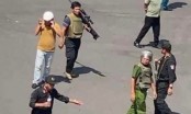 Clip: Người đàn ông cầm súng AK cướp tiệm vàng ở Huế