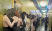 Bình Dương: Loạt nữ nhân viên múa thoát y phục vụ khách trong quán karaoke