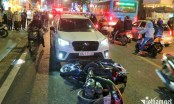 Hà Nội: Ô tô đâm liên hoàn 10 xe máy trên phố khiến 2 người bị thương nặng