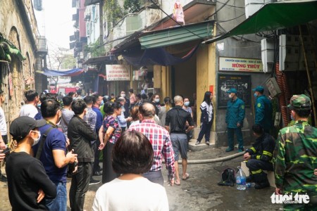 Hà Nội: Cháy lớn trên phố cổ, người dân trong khu phố náo loạn