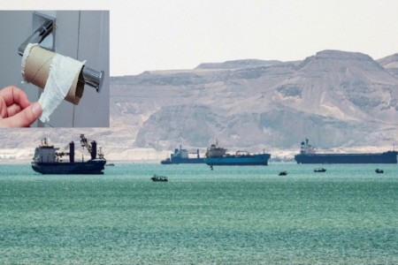 Thế giới lo ngại về tình trạng thiếu giấy vệ sinh khi kênh đào Suez bị tắc nghẽn