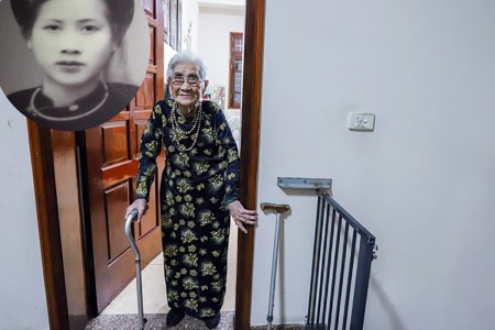 Cụ bà 101 tuổi đi bầu cử từng là 'giai nhân' khiến cộng đồng mạng xôn xao