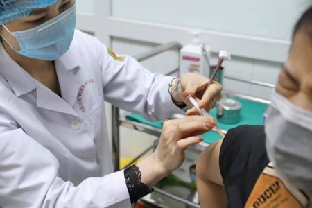 Lập danh sách đối tượng tiêm vaccine COVID-19 ở Hà Nội