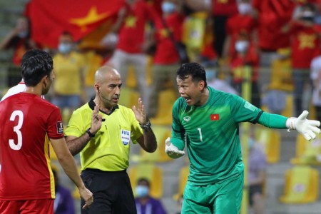 Trọng tài V.League: Đội tuyển Việt Nam xứng đáng được hưởng một quả phạt đền
