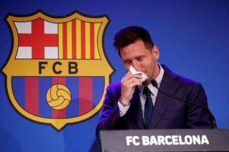 Nhói lòng câu nói của Messi khi chia tay Barcenola: 'Tôi muốn ở lại'