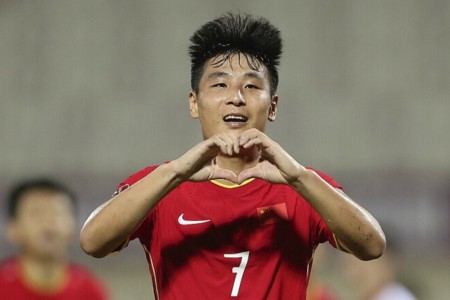 Wu Lei (Vũ Lỗi) thừa nhận chưa chạm bóng trong bàn thắng thứ 3 của tuyển Trung Quốc