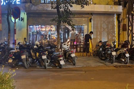 Nóng: Cửa hàng ăn uống ở Hà Nội không phải đóng cửa sau 21h00