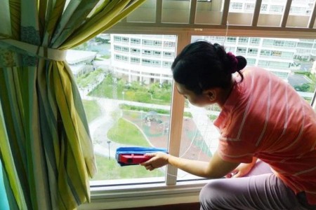 Hà Nội: Tình hình sức khỏe của người phụ nữ tuột tay rơi từ tầng 5 trong lúc lau kính cửa sổ