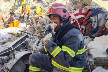 Xúc động hình ảnh các chiến sĩ lực lượng cứu hộ Công an Việt Nam công tác tại vụ động đất Thổ Nhĩ Kỳ
