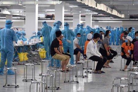 Nóng: Ghi nhận hơn 300 công nhân Bắc Giang dương tính với COVID-19