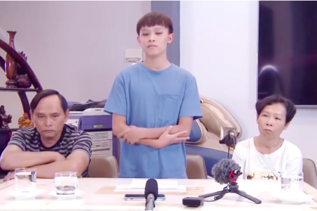 Cư dân mạng tranh cãi gay gắt việc Hồ Văn Cường quay clip xin lỗi Phi Nhung: 'Nhìn mặt chắc chắn bị ép rồi'