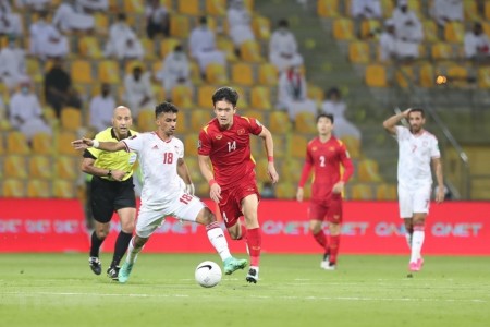 Hành động không ngờ đến của các cầu thủ UAE khiến tuyển Việt Nam rất ngạc nhiên