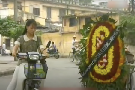 Trích đoạn phim Việt gây bão Tik Tok: Mừng cưới người yêu cũ bằng vòng hoa tang