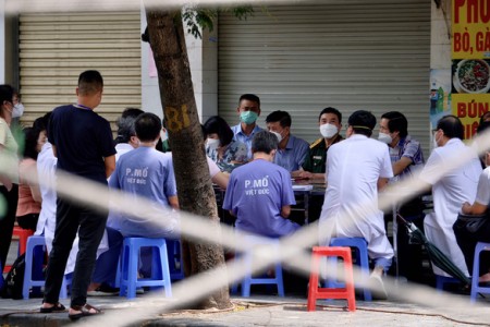 Bệnh viện Việt Đức bị phạt 14 triệu vì không báo ca COVID-19