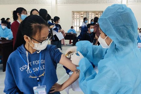 86 học sinh ở Thanh Hóa phải nhập viện sau khi tiêm vắc xin phòng Covid-19