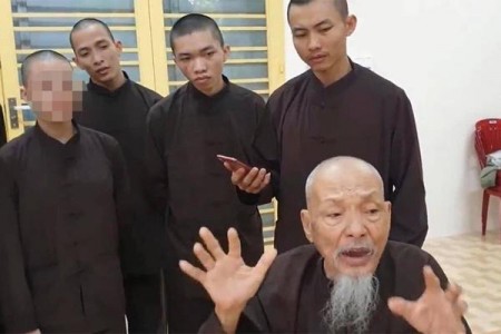 NÓNG: Ông Lê Tùng Vân và 3 đệ tử bị khởi tố, bắt tạm giam