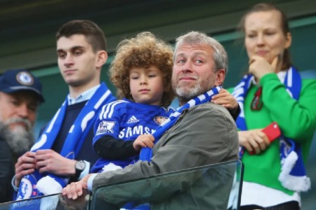 Abramovich giàu như thế nào? Tài sản của ông chủ CLB Chelsea nhiều ra sao?