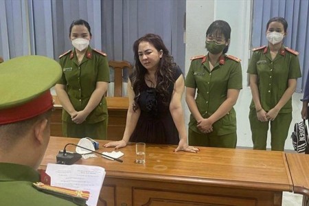 NÓNG: Di lý bà Phương Hằng về Trại tạm giam T30 huyện Củ Chi