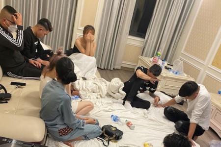 Quảng Ninh: Chú rể cùng nhóm bạn rủ nhau 'bay lắc', dùng chất cấm trong khách sạn