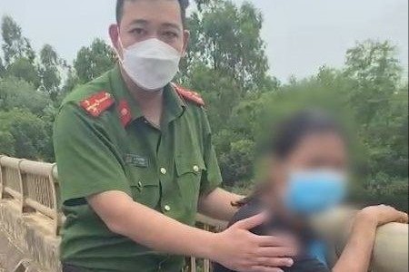 Thanh Hoá: Mẹ dắt con 9 tuổi nhảy cầu tự tử được người dân can ngăn
