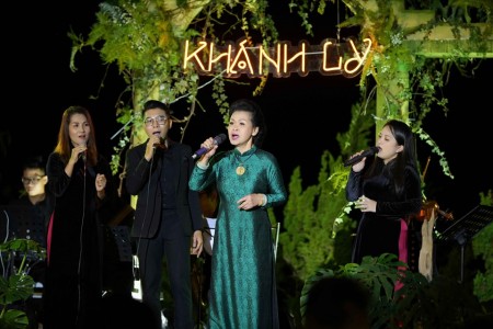 Khánh Ly hát “ca khúc cấm”, Mây Lang Thang bị mời lên làm việc