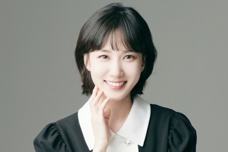 Nữ diễn viên Park Eun Bin bị người hâm mộ thô lỗ 'tấn công'