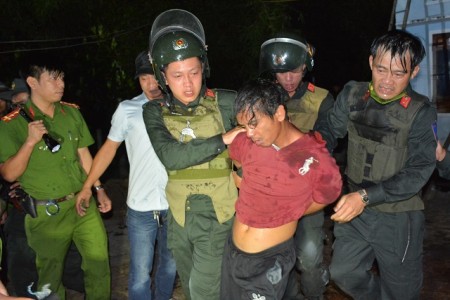Quảng Nam: Gã đàn ông tấn công 2 ông cháu, một người tử vong