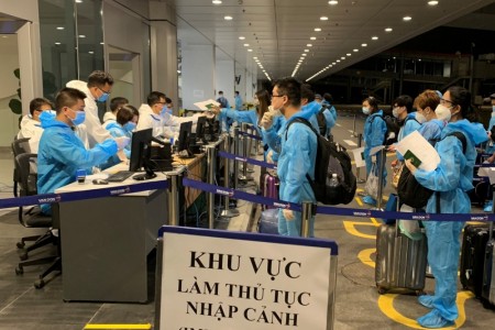 Chính thức quyết định tạm dừng các chuyến bay từ Anh và Nam Phi về Việt Nam
