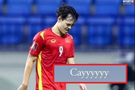 Tiền đạo Văn Toàn đăng một chữ “Cay” sau trận đấu với Indonesia, dỗi Tiến Linh vì không sang an ủi