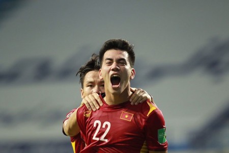 Bố ruột Tiến Linh nói gì về bàn thắng của con trai giúp đội tuyển Việt Nam đánh bại Malaysia?