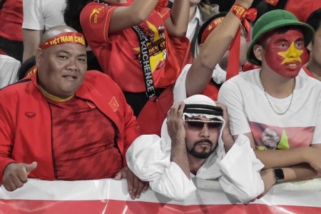 UAE chơi xấu, 'ôm' sạch vé CĐV Việt Nam trước thềm trận đấu