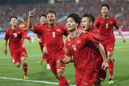 Báo Trung Quốc: “Bóng đá Việt Nam bị thổi phồng, tuyển Việt Nam cũng thường thôi”