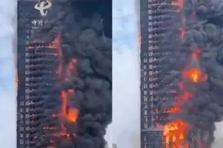 Video: Tòa nhà chọc trời của China Telecom bốc cháy dữ dội
