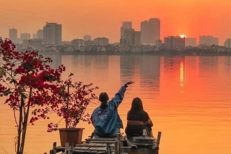 'Gác lại âu lo' tại góc ngắm hoàng hôn cực “chill” mới toanh giữa lòng Hồ Tây Hà Nội