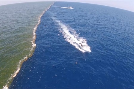 Vì sao tại điểm giao của hai đại dương nước lại tách làm đôi, không hề trộn lẫn?