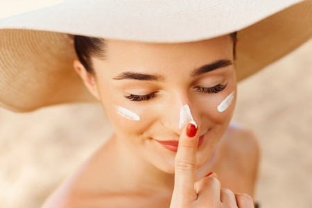 Chỉ bạn cách thoa kem chống nắng đúng cách để dễ dàng sở hữu làn da khỏe mạnh