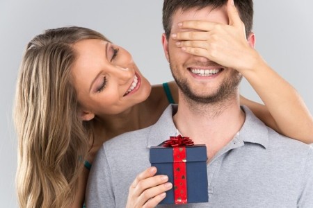 Tổng hợp những món quà không nên tặng bạn trai: Nguyên tắc vàng để tình yêu luôn bền chặt và hạnh phúc