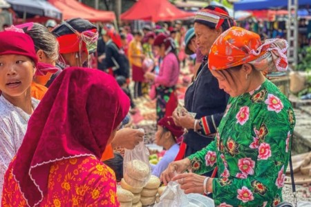 Khám phá văn hóa miền cao tại 5 chợ phiên Hà Giang nổi tiếng
