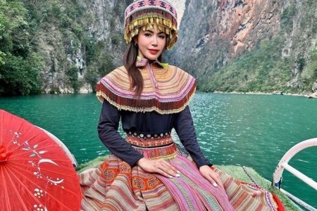 Vụ mặc trang phục nước ngoài check-in sông Nho Quế: Chân dài Minh Tú nhận mưa lời khen!