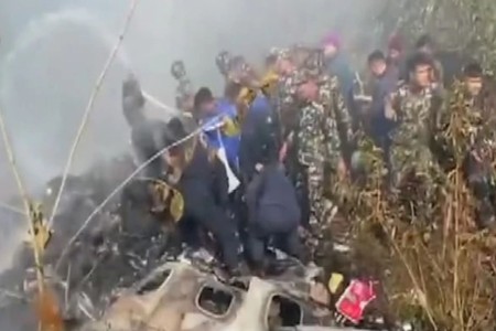 Không có người sống sót trong vụ rơi máy bay ở Nepal