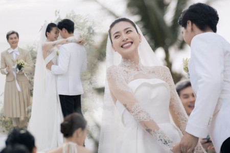 'Vợ chồng son' Huy Trần - Ngô Thanh Vân vi vu khắp nơi hậu kết hôn
