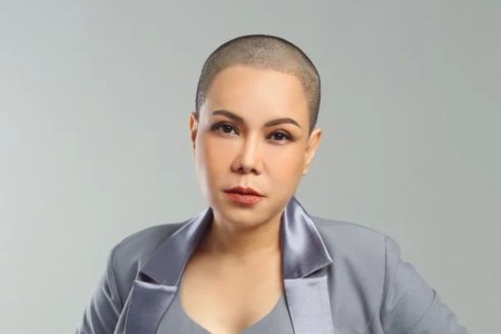 SỐC: Việt Hương cạo đầu, xoá xăm lông mày