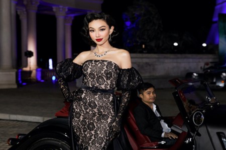 Xuất hiện chung tại sự kiện, Thảo Nhi Lê lần đầu đọ trình catwalk với Hoa hậu Thùy Tiên